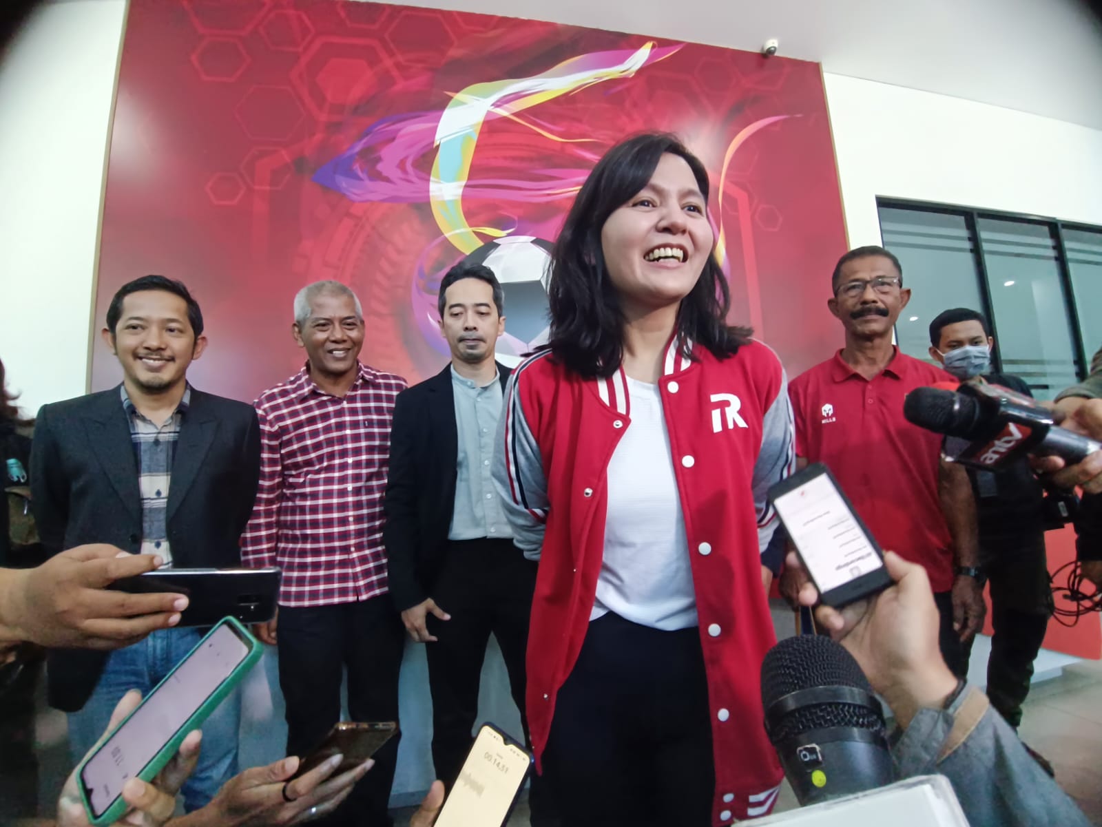 Ratu Tisha Kalahkan Menpora di Pemilihan Waketum PSSI 